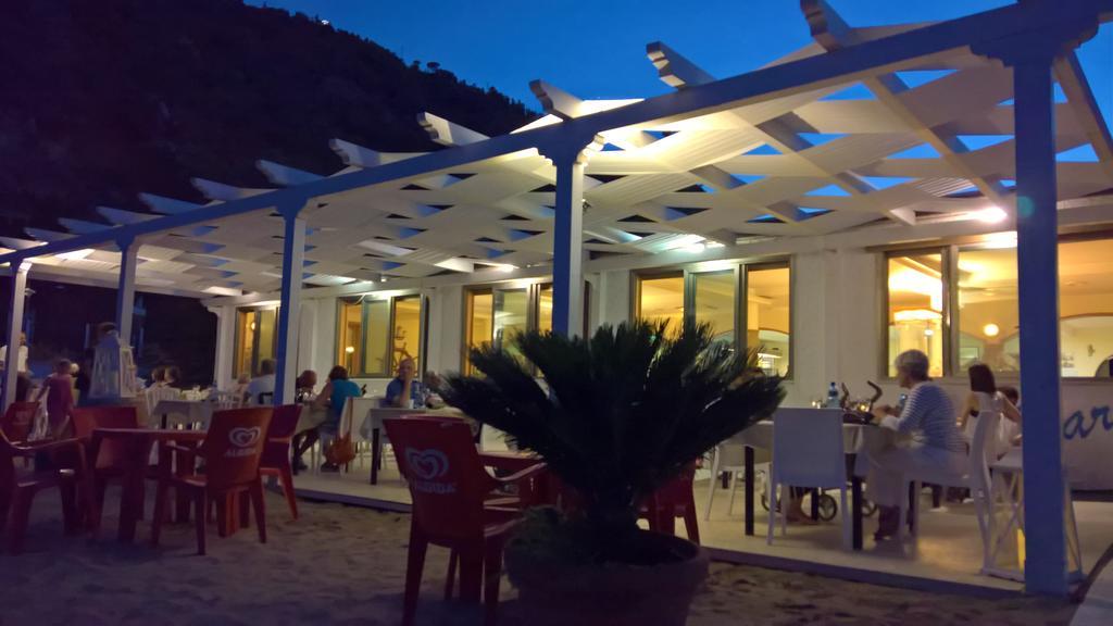 Il Gabbiano Hotel Staletti Exterior photo