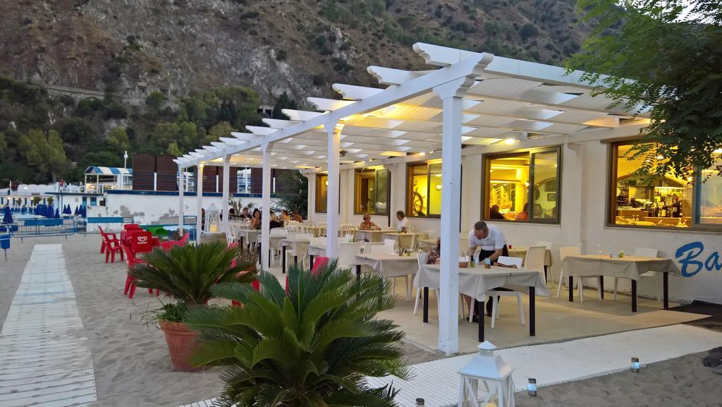 Il Gabbiano Hotel Staletti Exterior photo